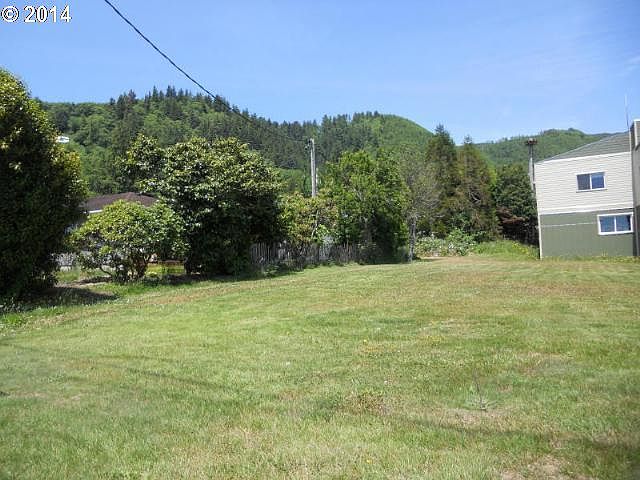 2nd image of 605 Acacia Ave
