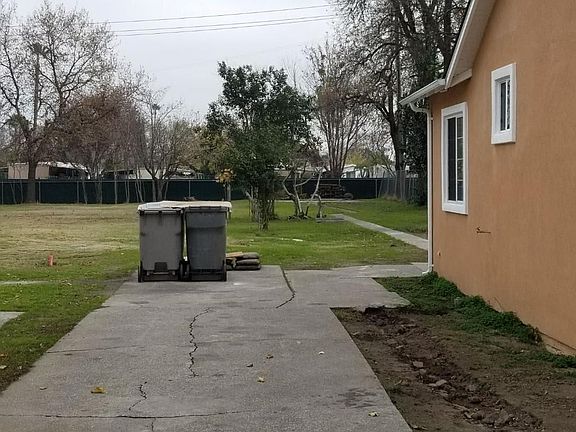 2nd image of 721 Maple St