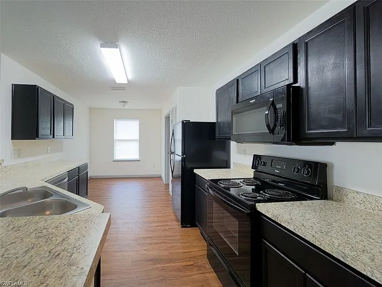 608 Islamorada Dr N — Photo 2
