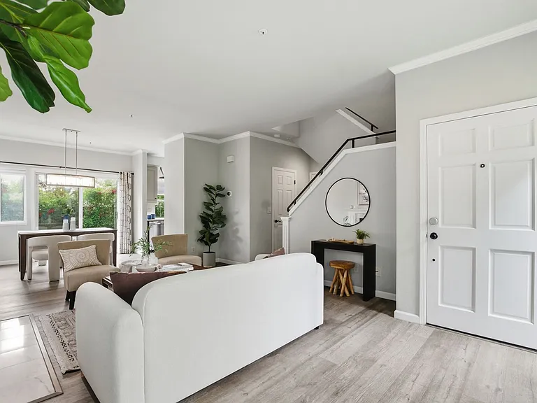 62 Avalon Ct — Photo 6