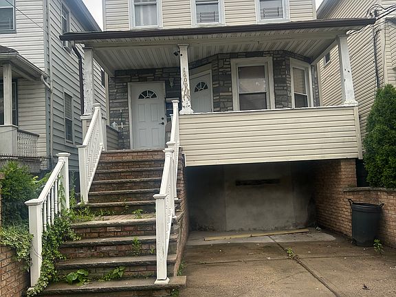 3rd image of 1600 Castleton Ave #1