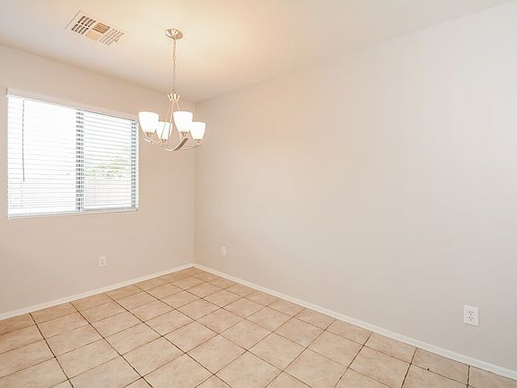 5th image of 3202 S Justin Dr