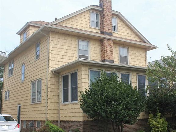 2nd image of 853 Plaza Pl