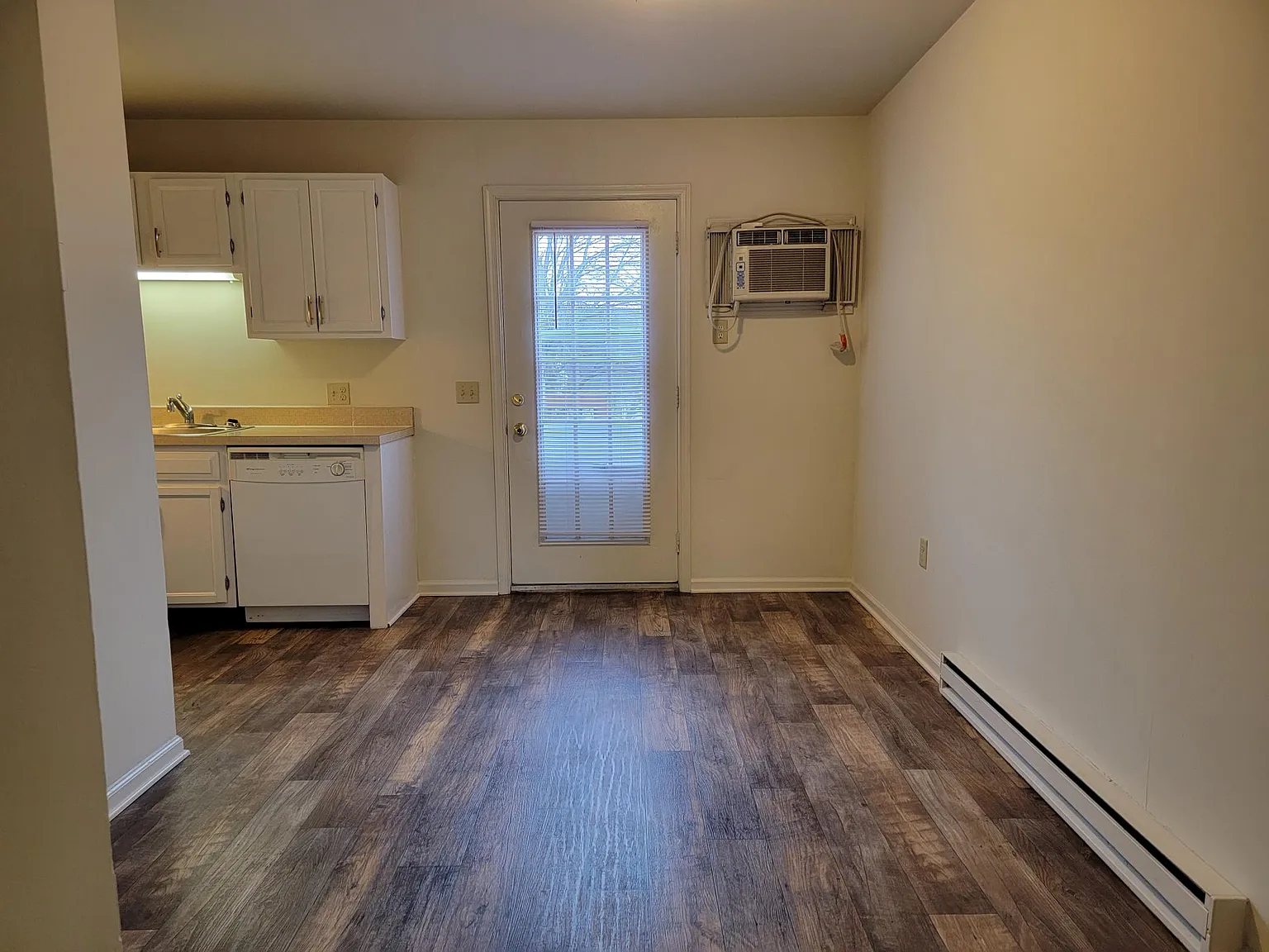 2 bed, 1.5 bath, $1,395 — Photo 4