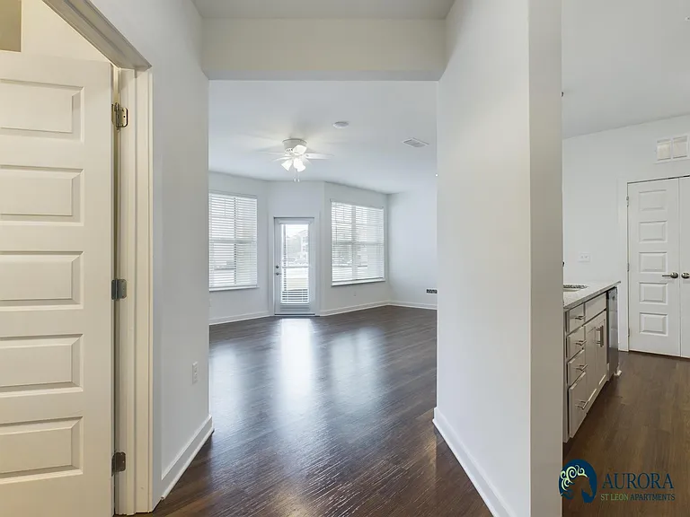 Aurora St. Leon — Photo 145