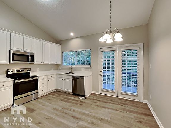 3rd image of 8104 Stone Bridge Ct