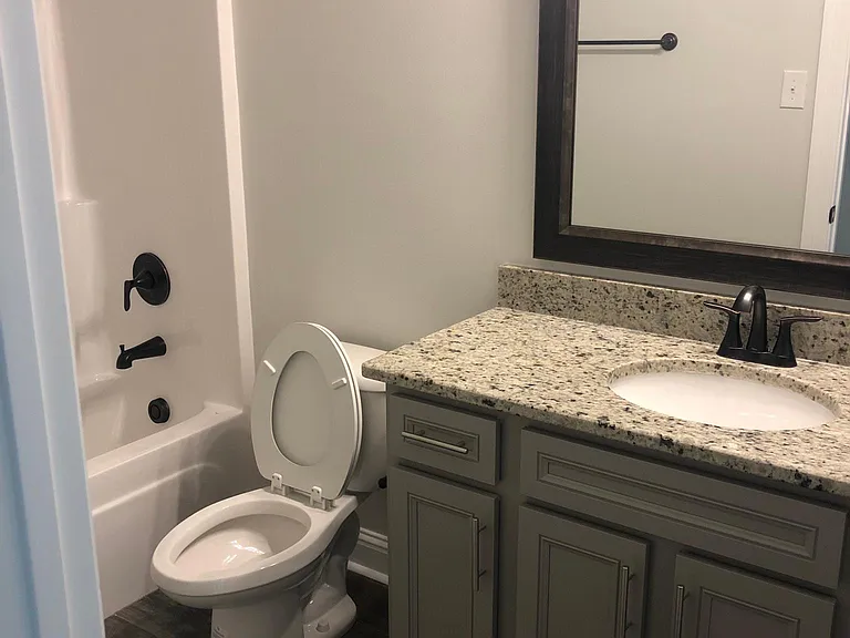 508 Lake Breeze Dr — Photo 8