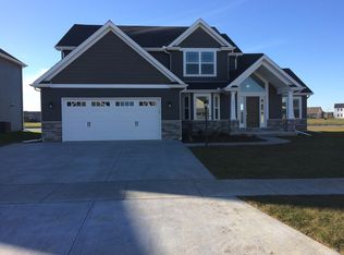 1411 Fieldstone Dr, Savoy, IL 61874