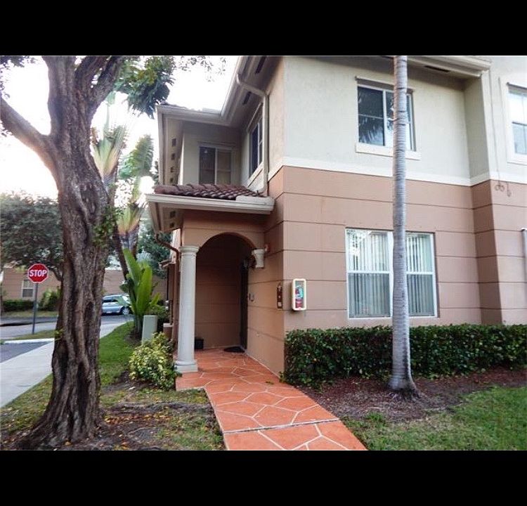1st image of 8936 W Flagler St APT 101
