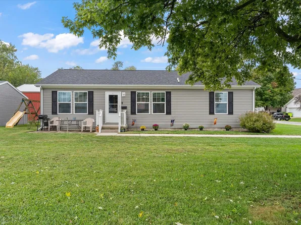911 E Short St, Tuscola, IL 61953