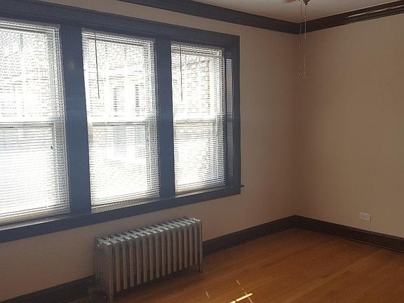 2nd image of 1122 S Austin Blvd APT 3S