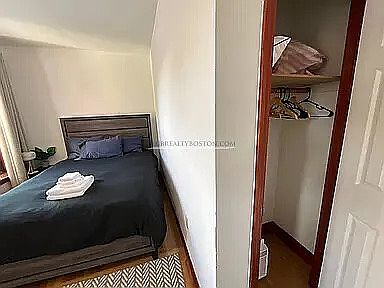 5th image of 871 Harrison Ave