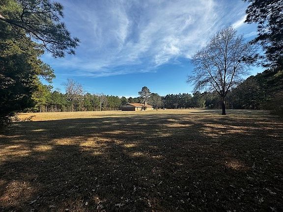 5th image of 1303 Young Rd