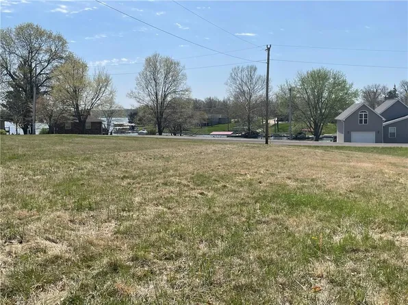 1841 Lake Viking Ter, Gallatin, MO 64640