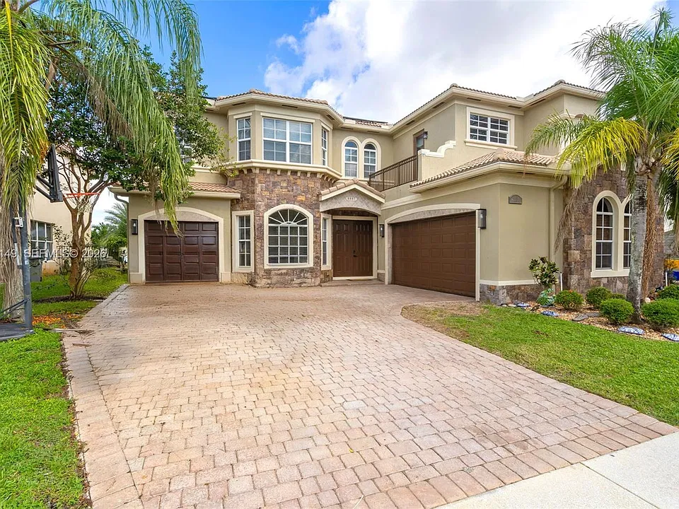 8887 Cobblestone Point Cir