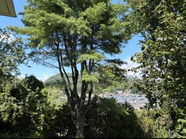 (undisclosed Address), Camden, ME 04843