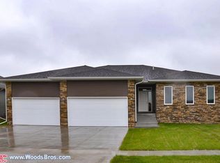 831 N 96th St, Lincoln, NE 68505