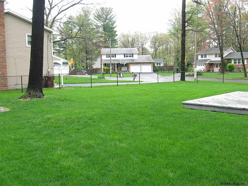 4th image of 31 SCOTCH PINE Drive