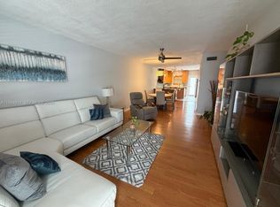 630 Layne Blvd APT 215, Hallandale, FL 33009