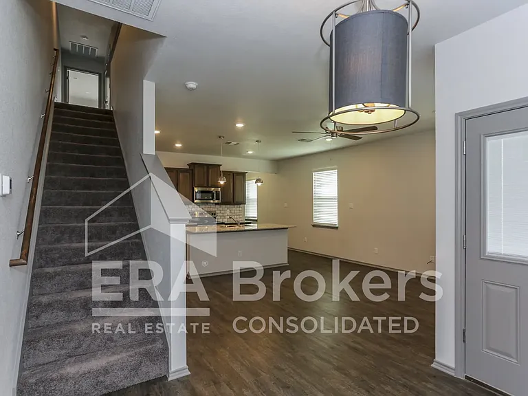 239 Green Valley Dr — Photo 13