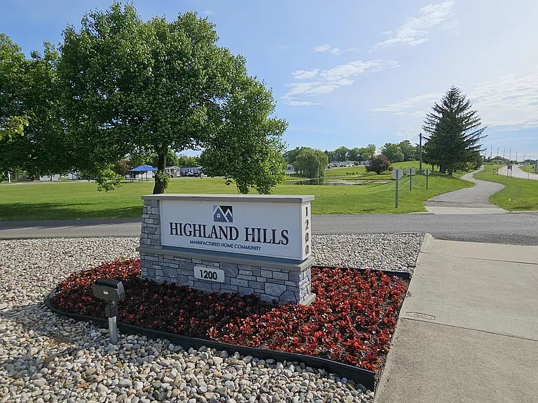 Highland Hills — Photo 25