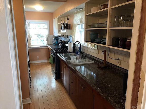 4th image of 2456 Nill Ave