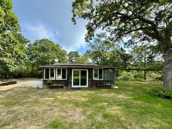 45 Quenames Rd, Chilmark, MA 02535