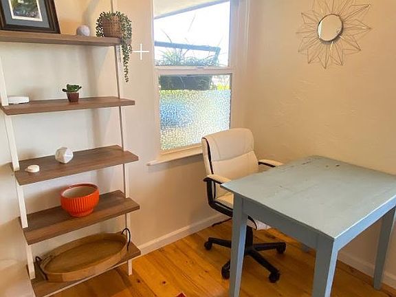Office nook, lots of bright sunshine!