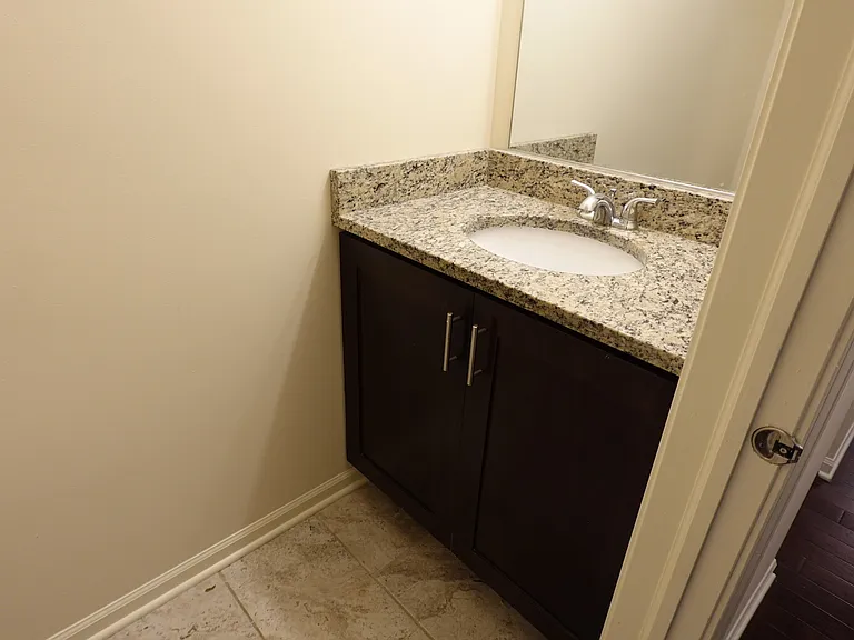 1070 Woodhill Ct — Photo 17