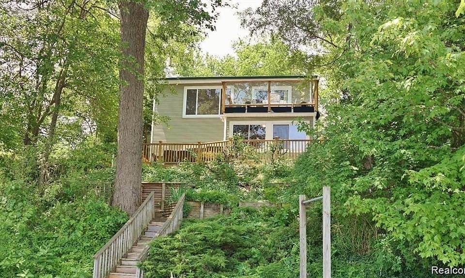 15225 Longfellow Dr, Byron, MI 48418 Zillow