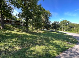 221 Presbyterian St, Hollister, MO 65672