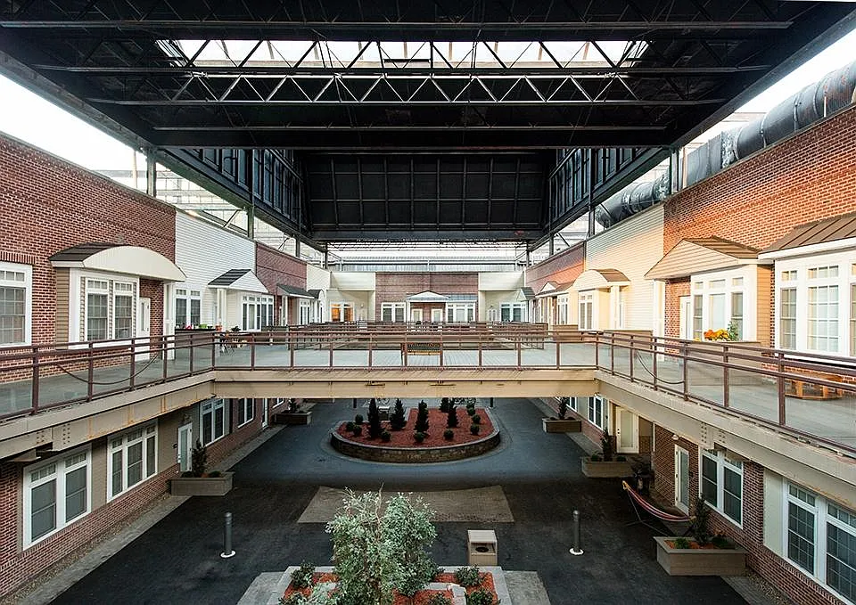 Residence Court (900 Chapel Mall)