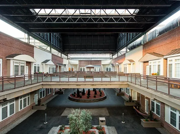 Residence Court (900 Chapel Mall)