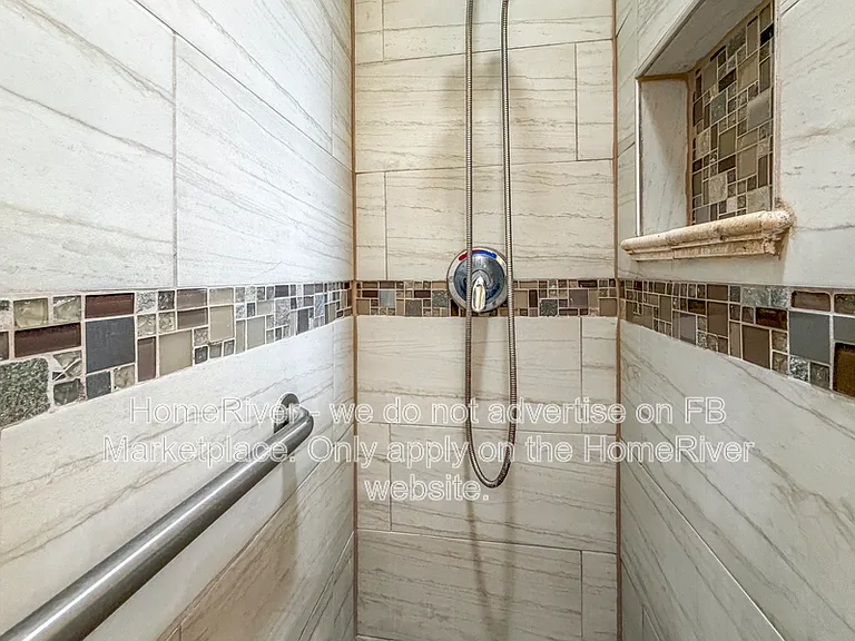 502 NW Salina Ter — Photo 6