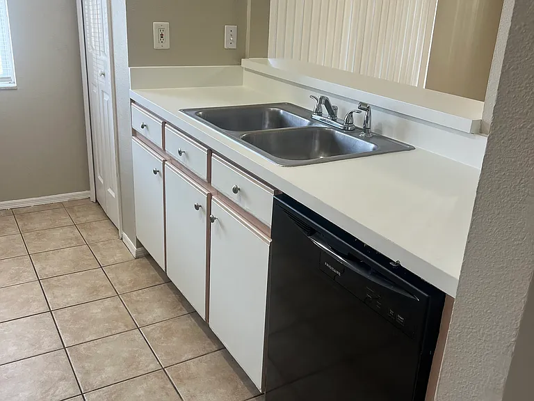 2035 Fluorshire Dr — Photo 5