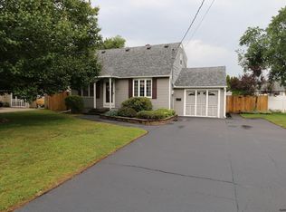 1128 Barber Dr, Schenectady, NY 12303