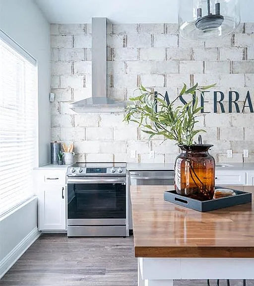 LA SIERRA APARTMENTS — Photo 13