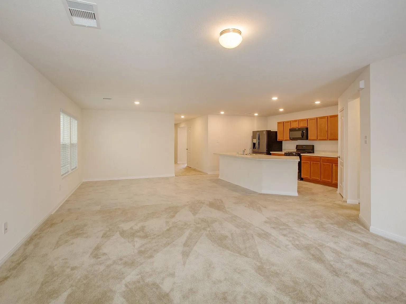 3 bed, 2.0 bath, 2009 sqft, $2,150 — Photo 4