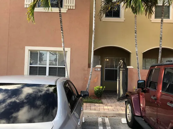 261 Lake Monterey Cir, Boynton Beach, FL 33426