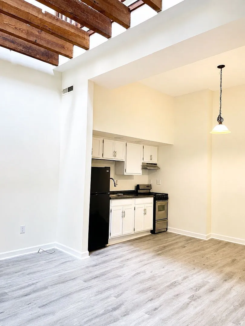 1 bed, 1.5 bath, 1000 sqft, $2,395 — Photo 3