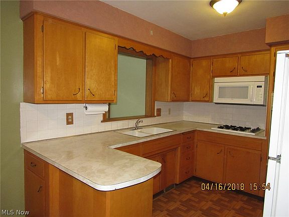 2nd image of 7958 Brookwood St NE