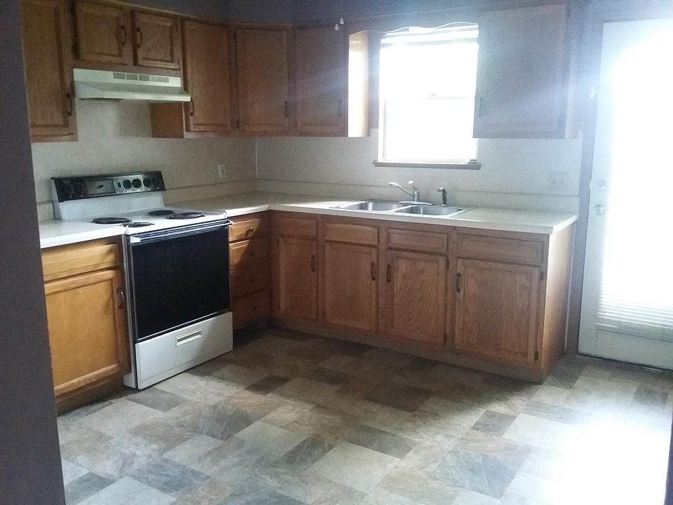 Eat in kitchen