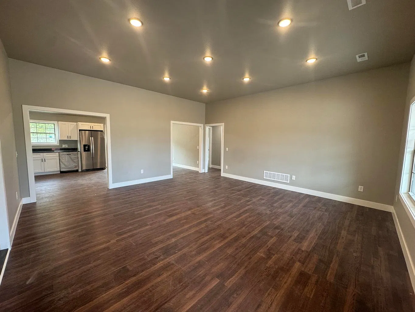 3 bed, 1500 sqft, $2,000 — Photo 2