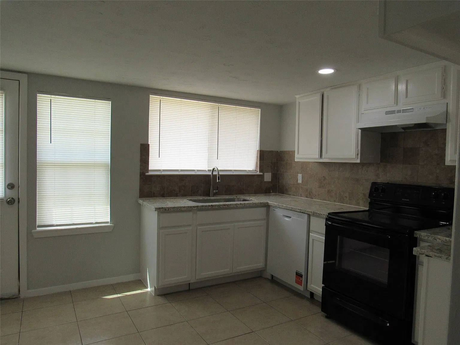 4 bed, 2.0 bath, 1632 sqft, $1,750 — Photo 1