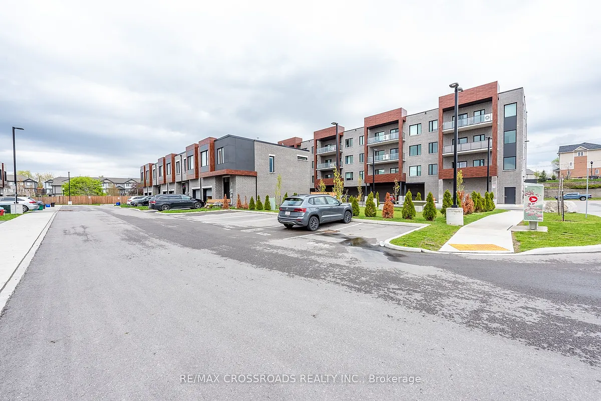 Building Photo - 416 Dundas St S #16