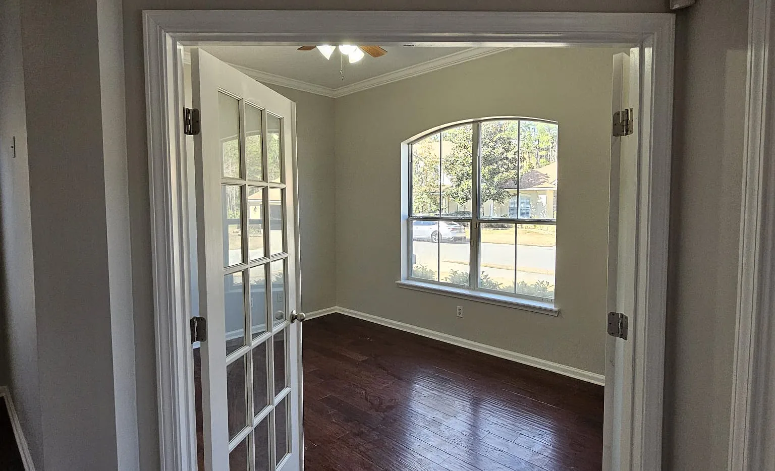 4 bed, 2462 sqft, $2,695 — Photo 2