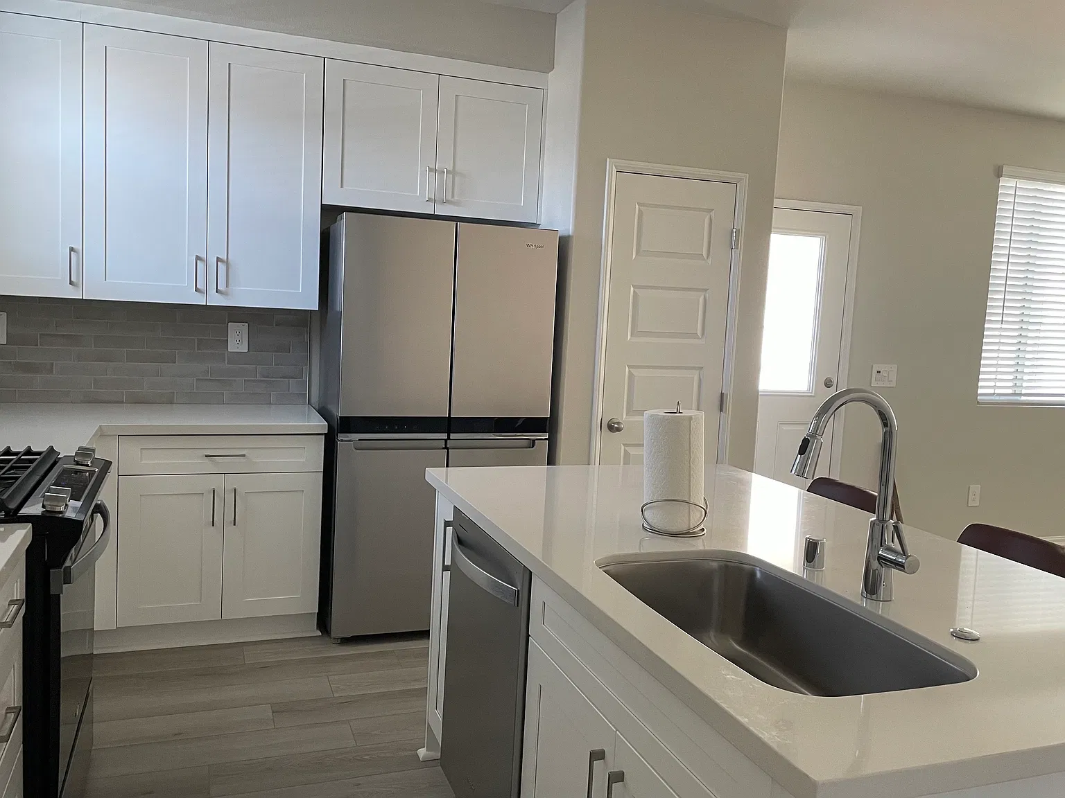 3 bed, 2.5 bath, 1550 sqft, $3,000 — Photo 3
