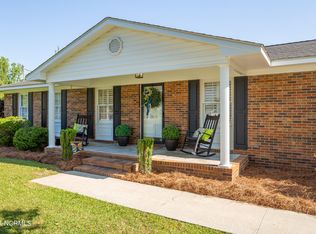 301 Ridgeway St, Clinton, NC 28328