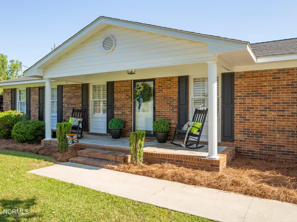 301 Ridgeway Street, Clinton, NC 28328