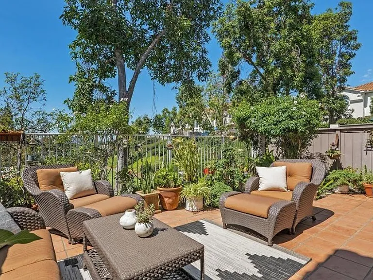 1888 Matin Cir — Photo 32